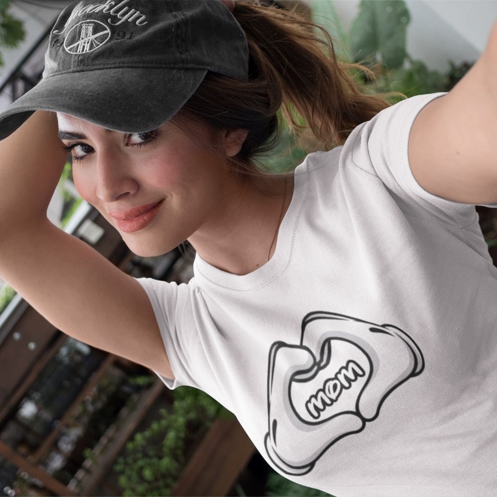 Cartoon Hands Mom T-Shirt